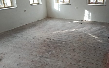 Renovace palubkové podlahy z měkkého dřeva